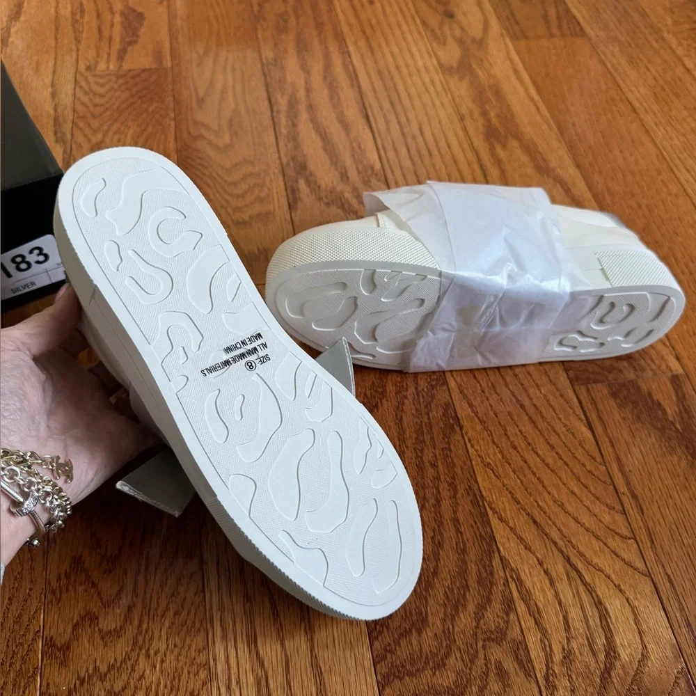 Calissa‎ Silver Bow Flatform Sneakers